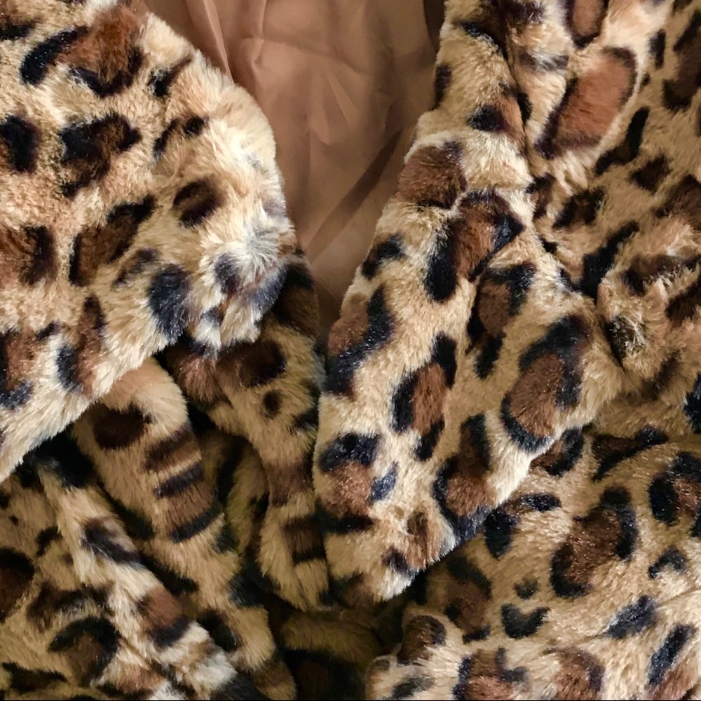 ❄️PLUSH BROWN LEOPARD COAT - Picture 7 of 7
